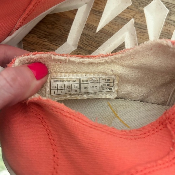 🌟 Vionic Arch Support Sneakers - Picture 4 of 8